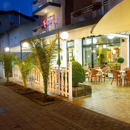 Hotel Felix Pindemonte Лидо ди Йезоло Екстериор снимка
