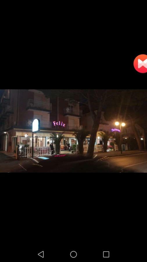 Hotel Felix Pindemonte Лидо ди Йезоло Екстериор снимка