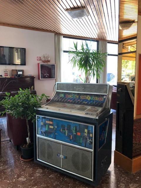 Hotel Felix Pindemonte Лидо ди Йезоло Екстериор снимка