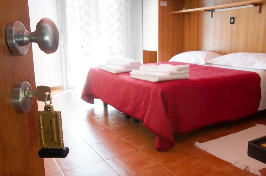 Hotel Felix Pindemonte Лидо ди Йезоло Стая снимка